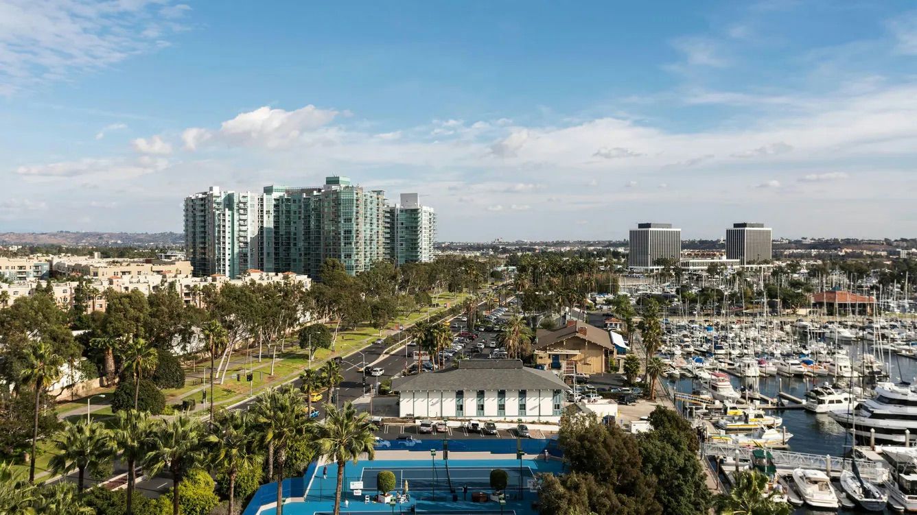 Unwind in LA Luxury: 2-Night Hotel Gift - Image 6