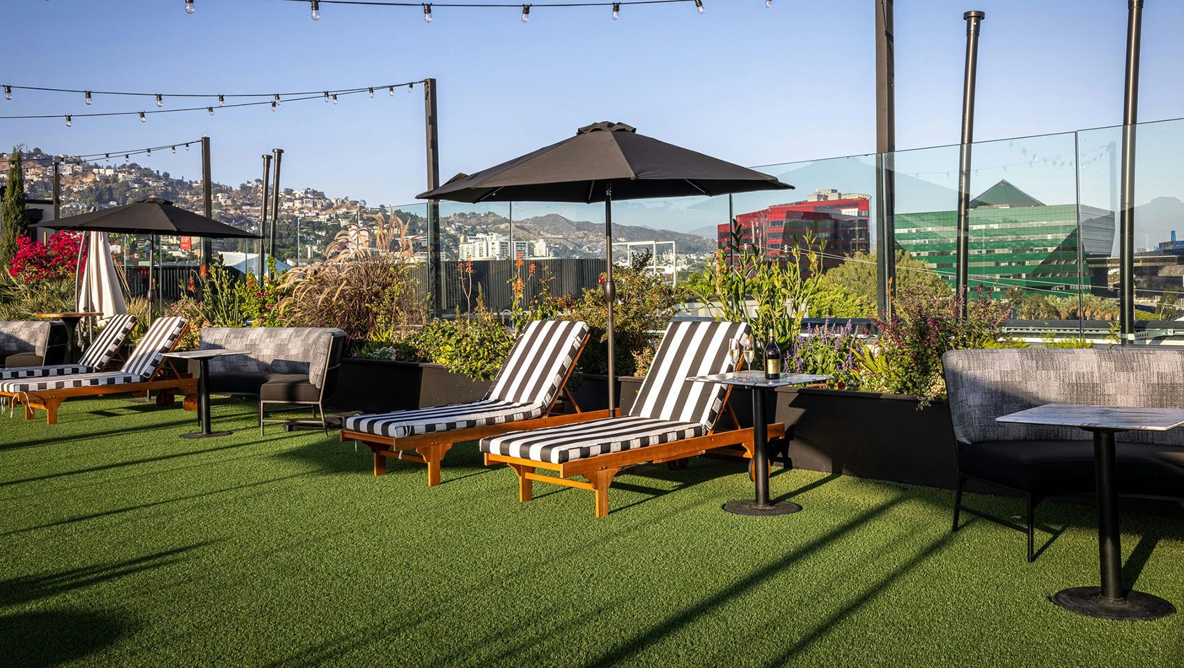 Unwind in LA Luxury: 2-Night Hotel Gift - Image 8