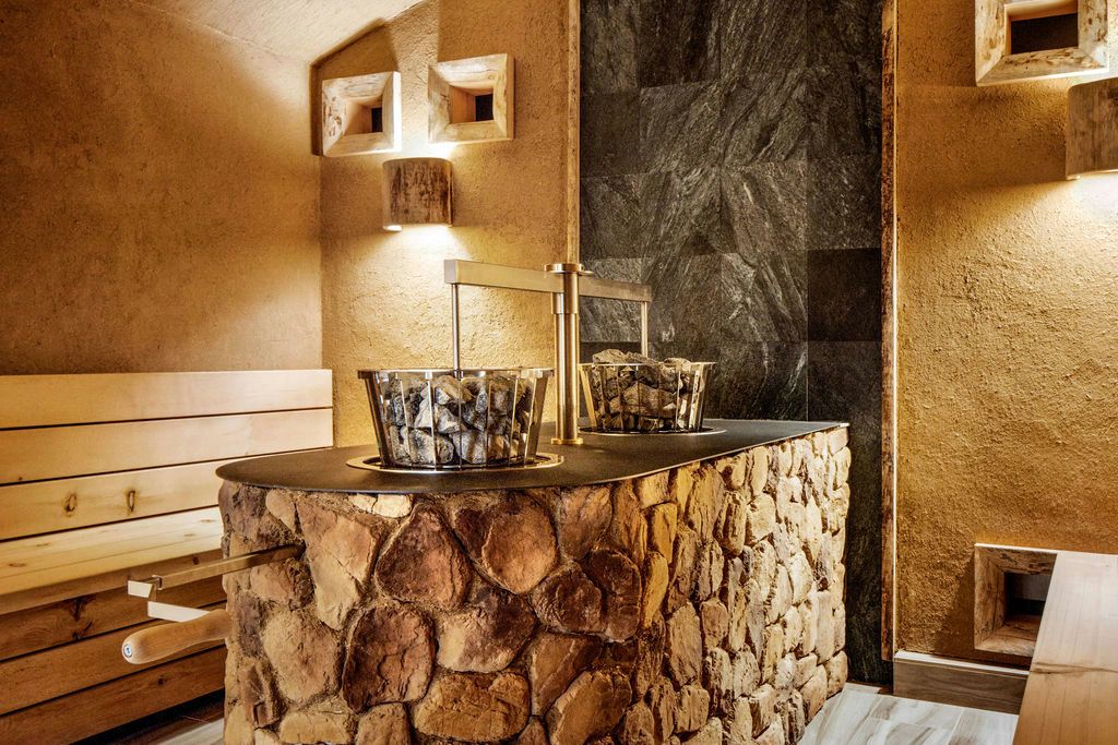 VIP Friday Admission Spa Day Pass to World Spa - Image 2