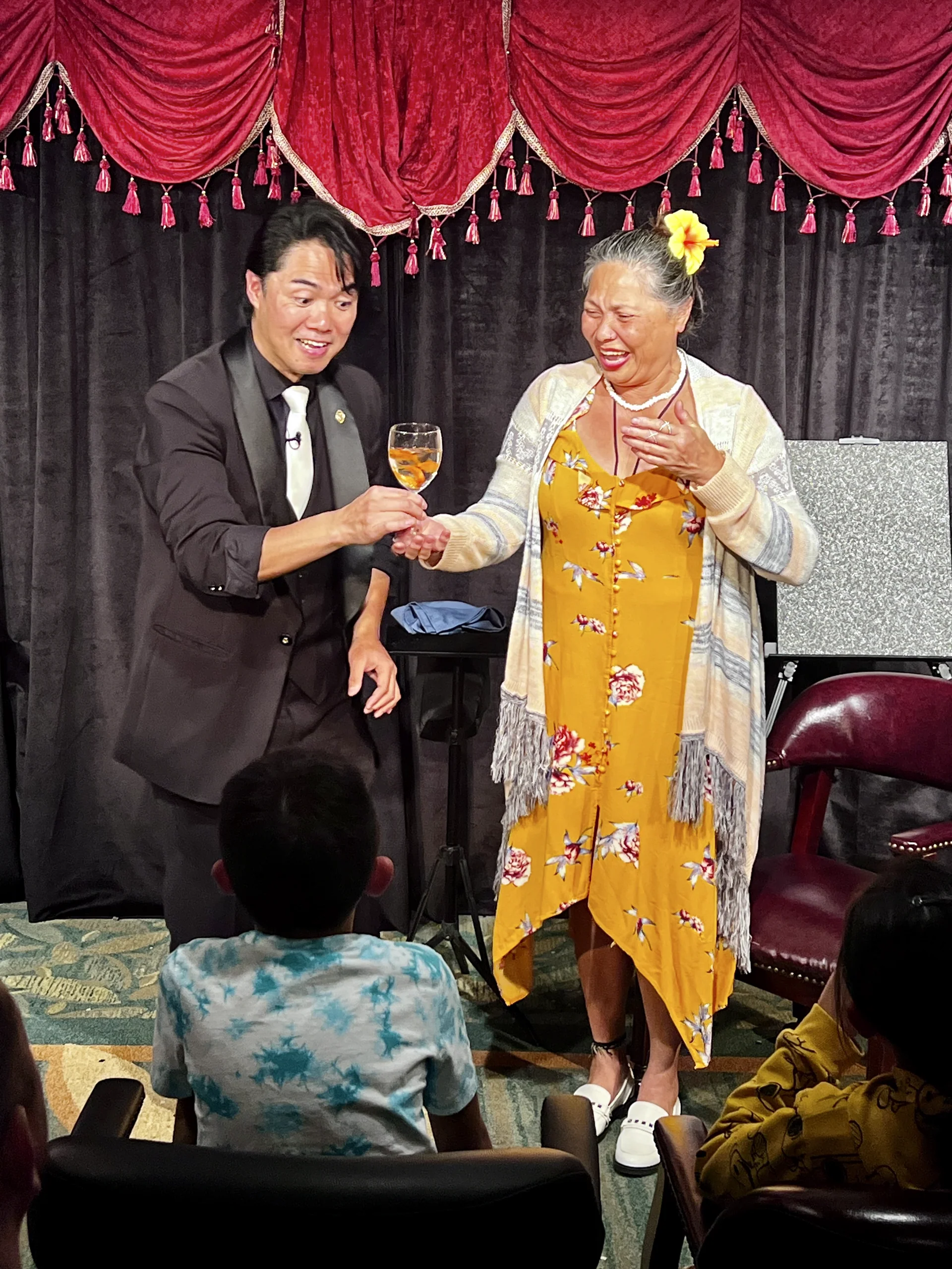 VIP Front Row Magical Mystery Show! At Hilton Waikiki Beach Hotel - Image 5