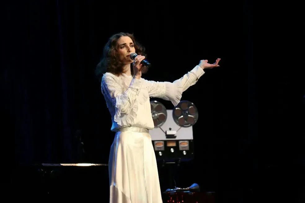 VIP Ticket to Carpenters Legacy Show with Drink - Image 2