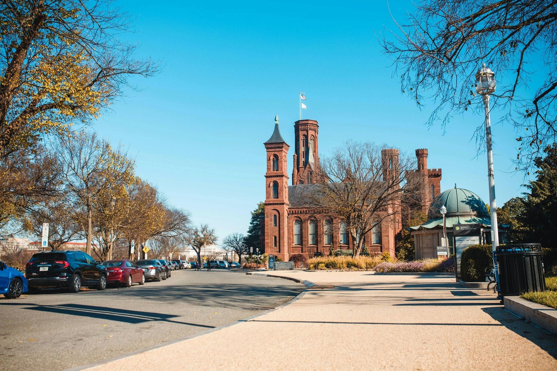 Washington DC Essential Smithsonian Tour - Image 5