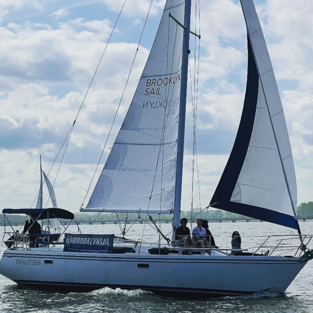 Weekday Brooklyn Private Sail - Image 3