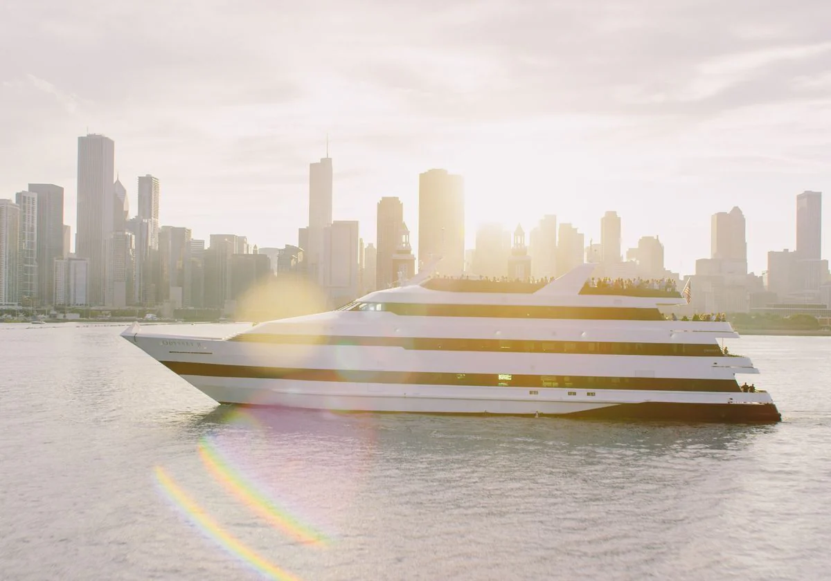 Weekday Odyssey Premier Lunch Cruise on Lake Michigan - Image 3