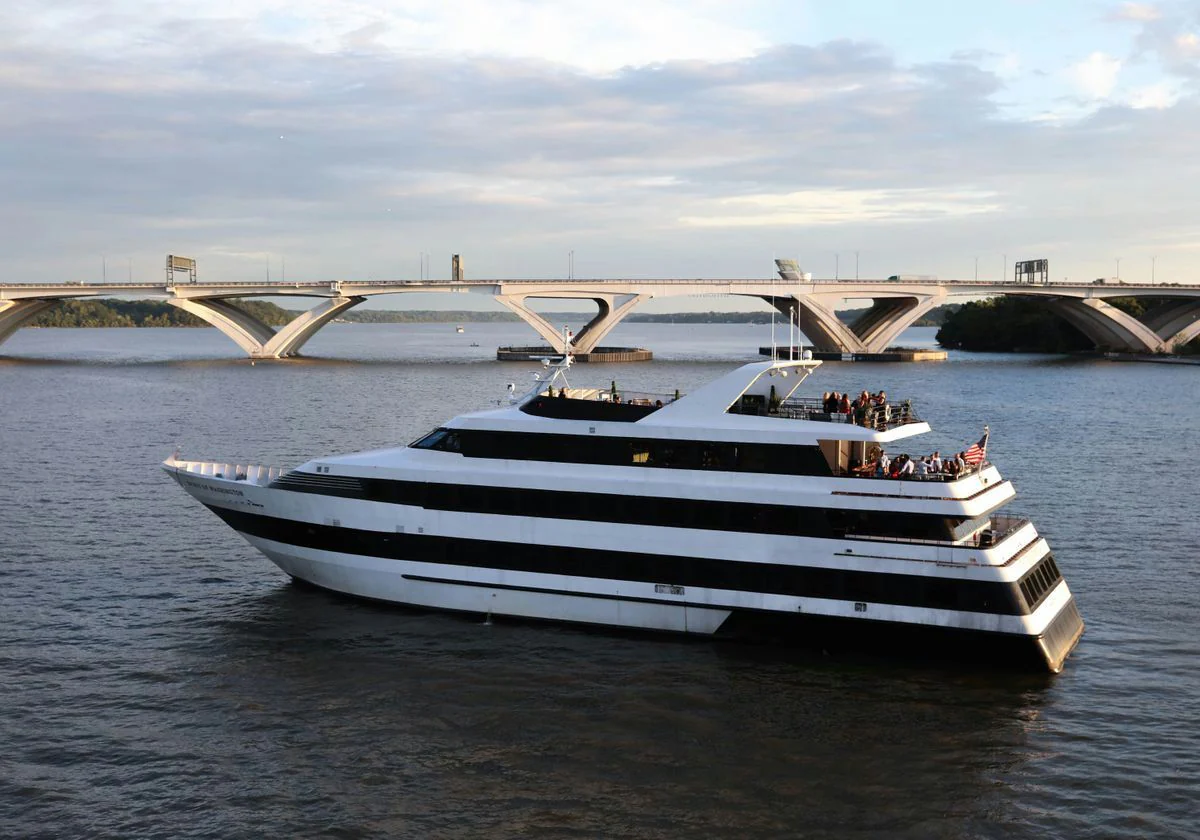 Weekday Signature Lunch Cruise in Washington DC - Image 7