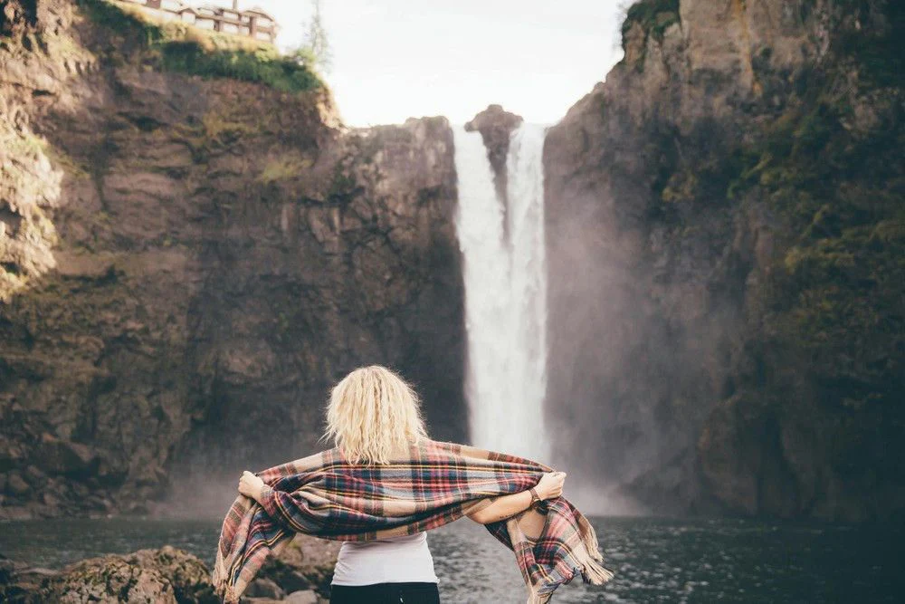 Winter Tour of Snoqualmie Falls & Washington Wine Tasting - Image 4